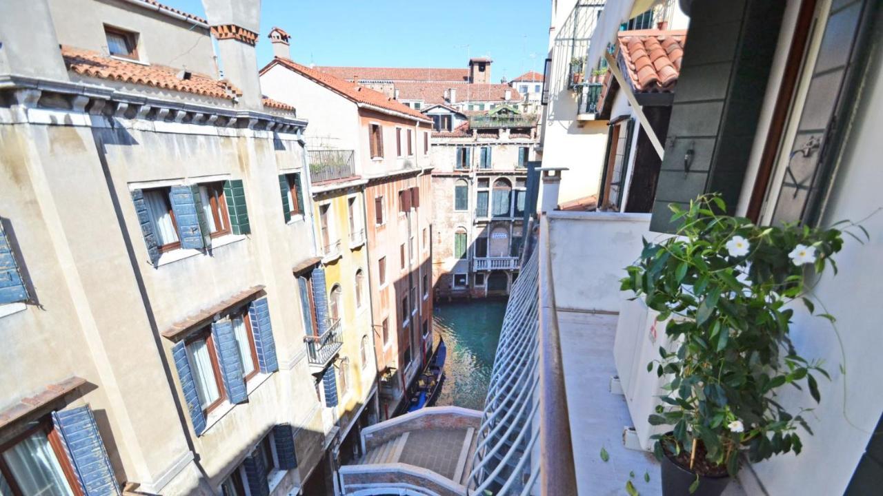 Ai Bareteri Luxury Canal View * Venedig